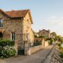 Rénover une maison en meulière sur les bords de Marne : ce qu’il faut préserver